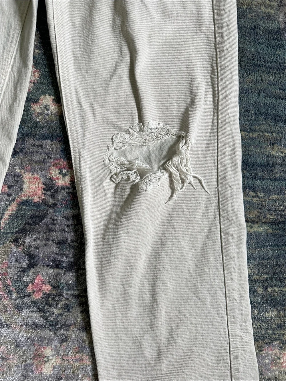 NWOT PacSun 90s Boyfriend Cream Straight-Leg Distressed Jeans Women’s Size 26
